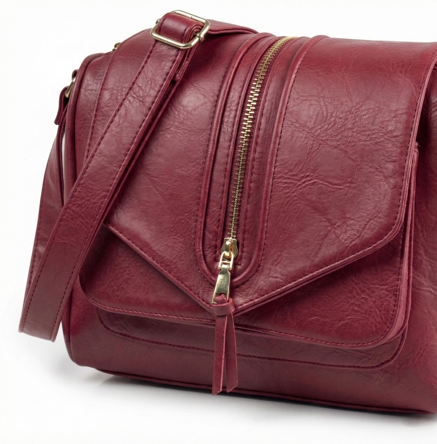 شنطة كروس جلد إيطالي مستورد لون نبيتي مقاس 23×28